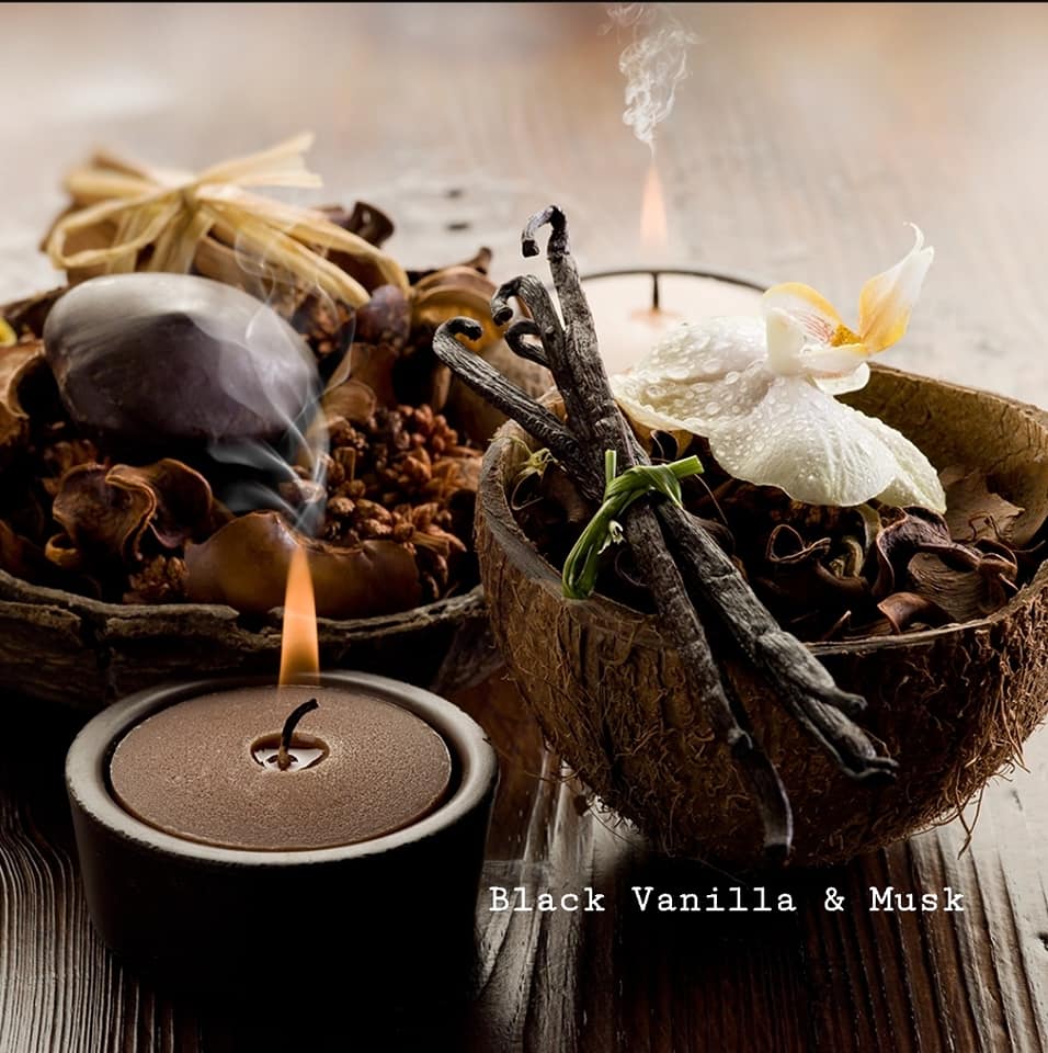 BLACK VANILLA & MUSK CUTICLE OIL