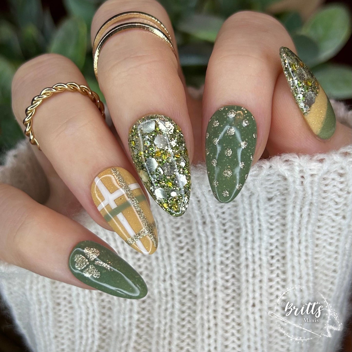 SHAKE YOUR SHAMROCKS COLLECTION