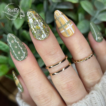 SHAKE YOUR SHAMROCKS COLLECTION