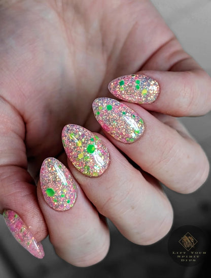 LIANA LOVE (glow)