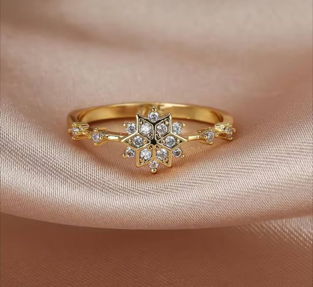 SNOWFLAKE NAILFIE RING