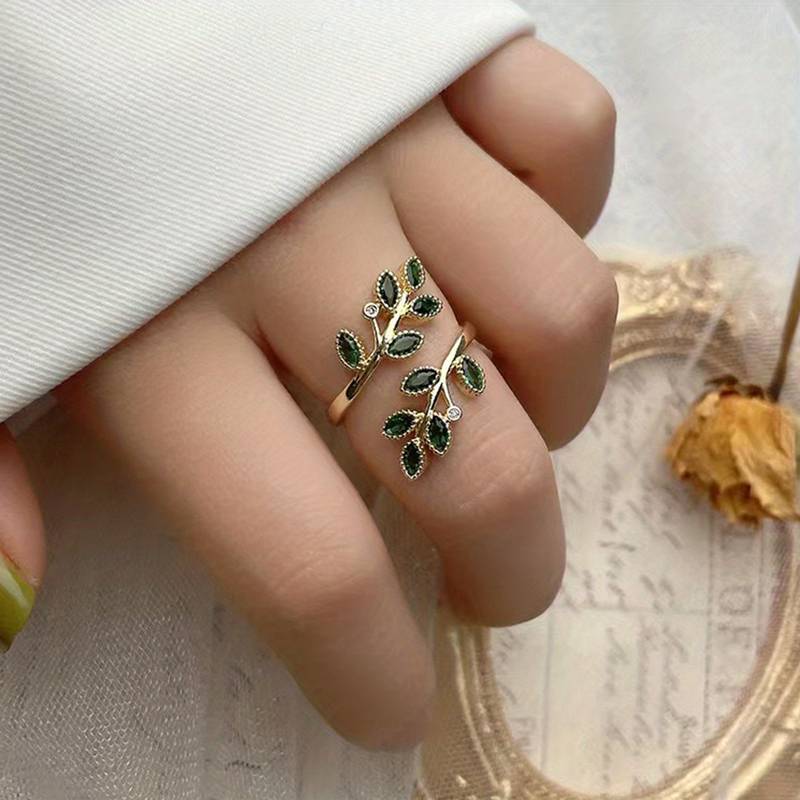 EMERALD LEAF RING